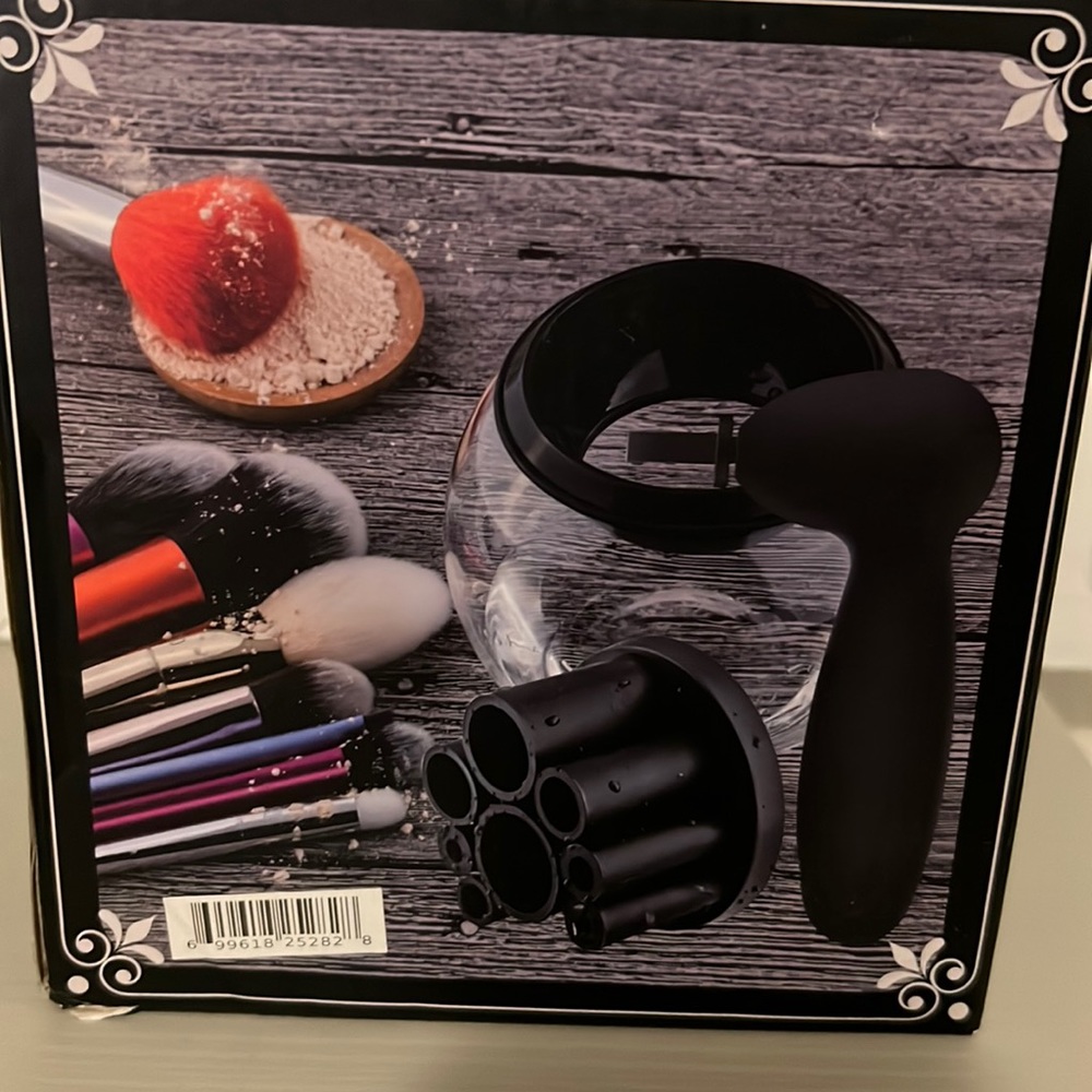 Automatic Makeup Brush Cleaner